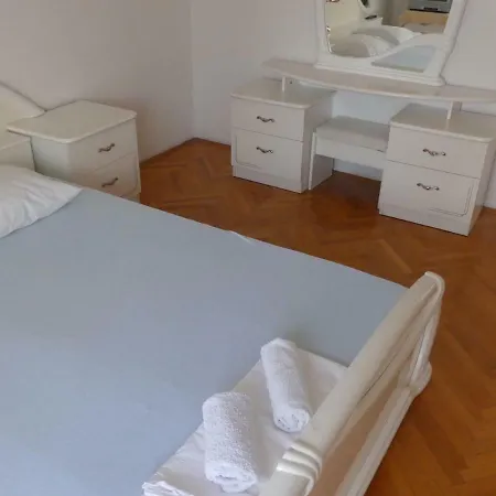 Rahela Daire Primošten